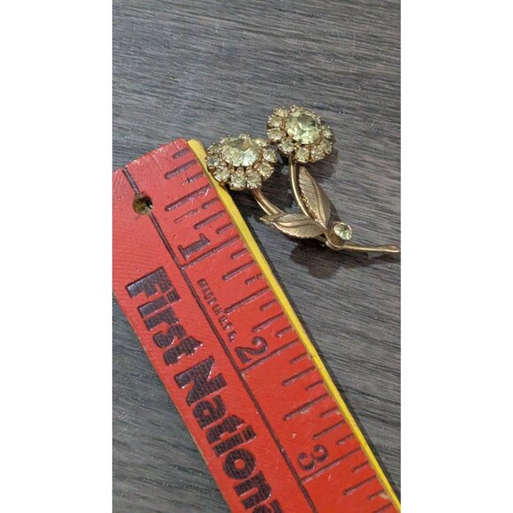 Vintage Jonquil Rhinestone Floral Brooch Gold Tone 2" Sparkling Pin Jewelry - Picture 7 of 7
